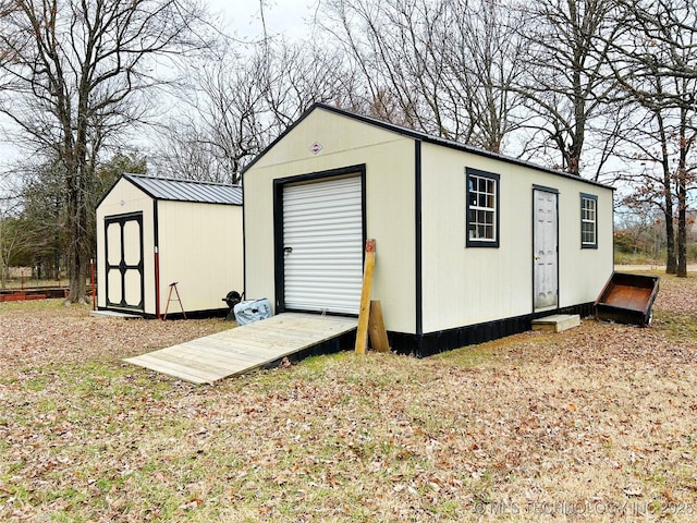 view of outdoor structure with an outdoor structure