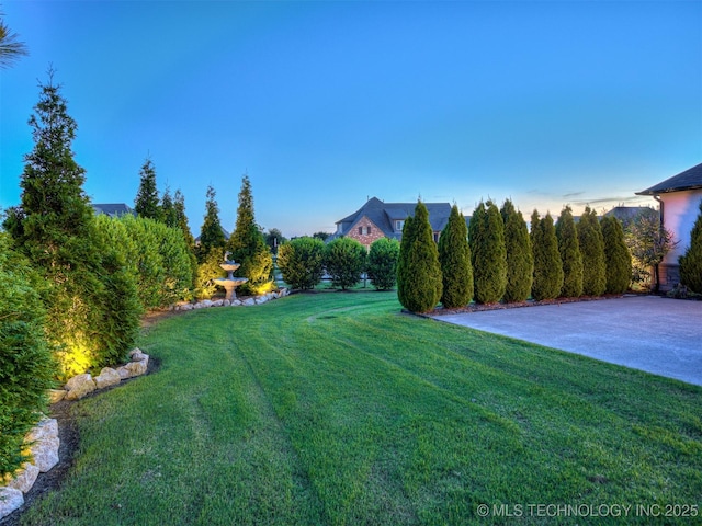 18420 E Persimmon Ln, Owasso, OK 74055 - view of green lawn