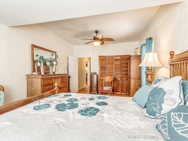 bedroom with a ceiling fan