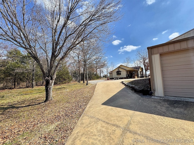 view of yard with a garage