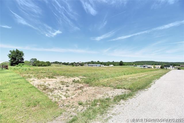 Listing photo 3 for N 46th W Ave, Skiatook OK 74070