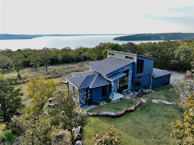 bird's eye view featuring a water view