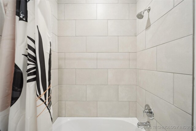 4632 S Chestnut Ave, Broken Arrow, OK 74011 - full bath with shower / tub combo with curtain