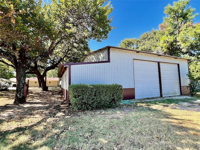 view of detached garage