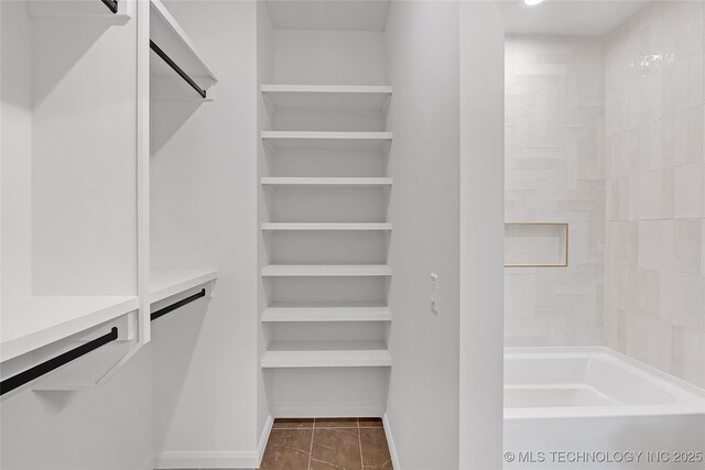 227 E 35th St, Tulsa, OK 74105 - view of walk in closet