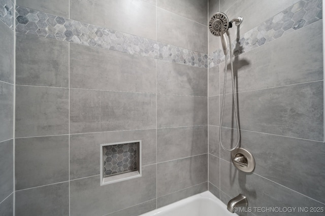 bathroom with shower / bathtub combination