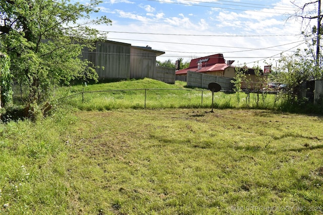 view of yard featuring fence