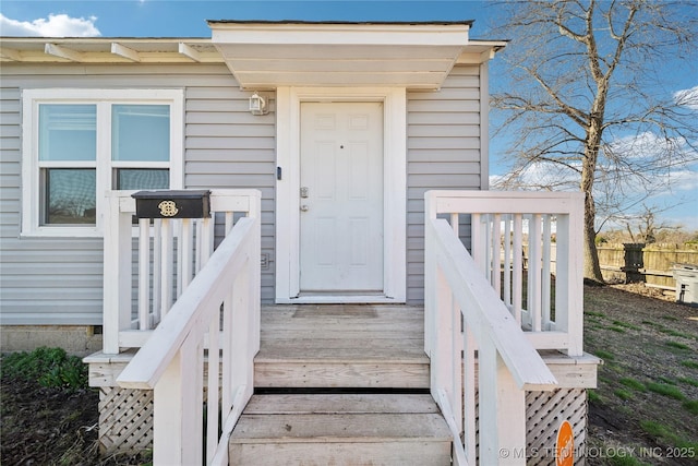 entrance to property with fence