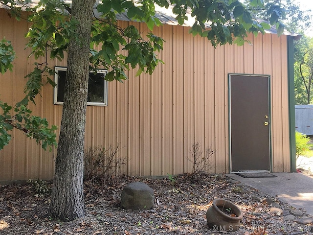 view of outbuilding with an outbuilding