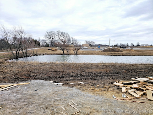 view of yard with a water view