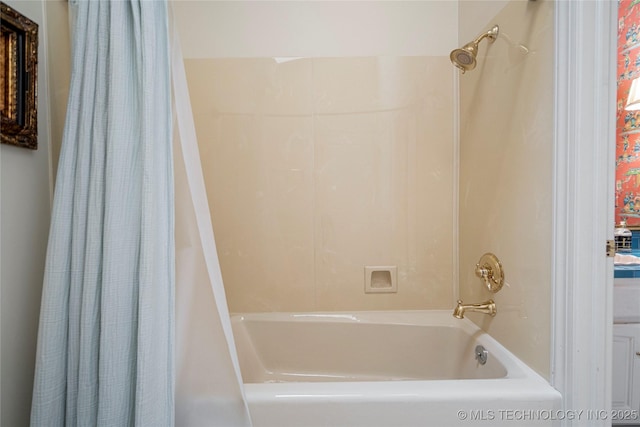 full bathroom featuring shower / tub combo