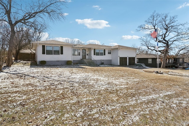 ranch-style home with crawl space