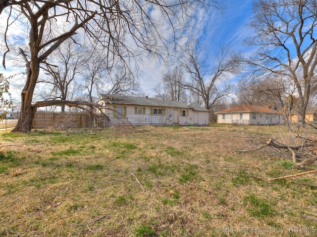 view of yard featuring fence