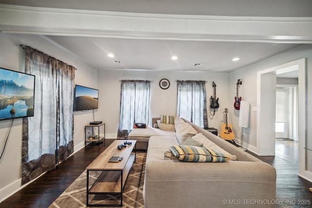 living room featuring recessed lighting, wood finished floors, visible vents, and baseboards