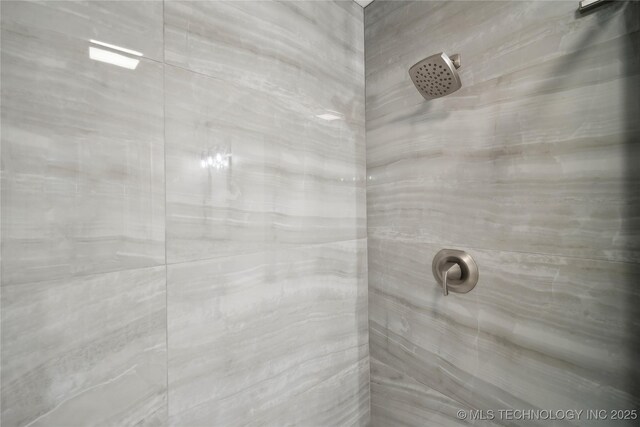 8301 E 133rd St S, Bixby, OK 74008 - room details with tiled shower