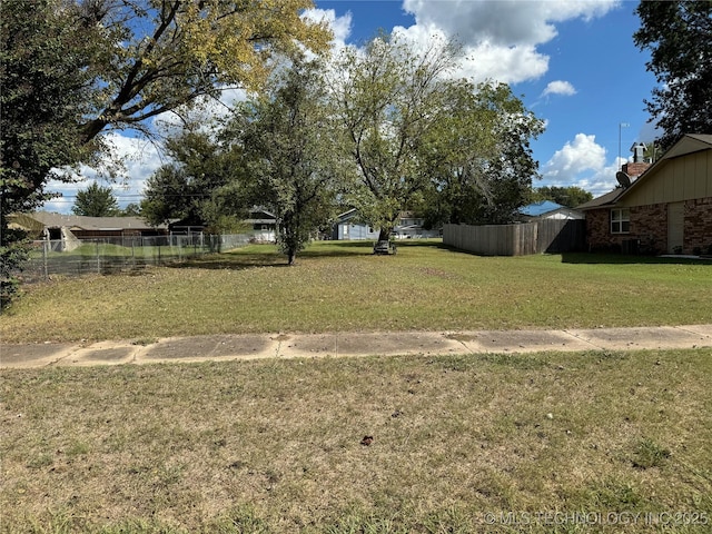 Listing photo 3 for S Osage Ave, Okmulgee OK 74447