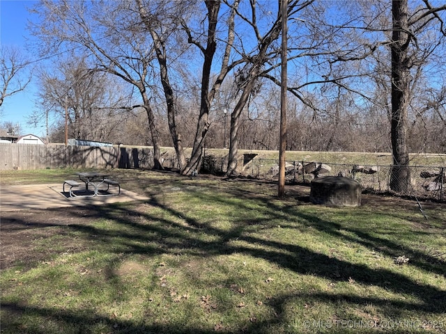 view of yard featuring fence