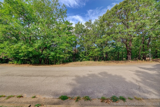 Listing photo 3 for 224 Fairway Cir, Sand Springs OK 74063