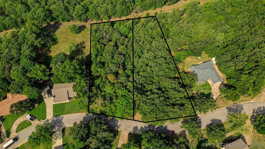 226 Fairway Cir, Sand Springs, OK 74063