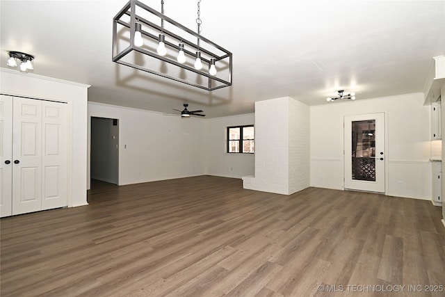 garage featuring a ceiling fan