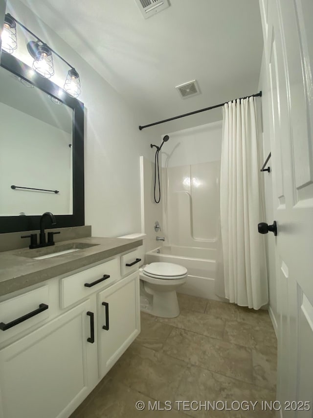 bathroom featuring shower / bathtub combination with curtain, visible vents, vanity, and toilet