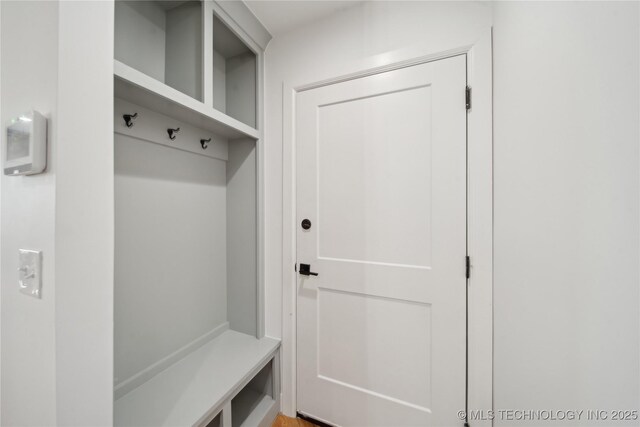 2808 E 37th Pl, Tulsa, OK 74105 - view of mudroom
