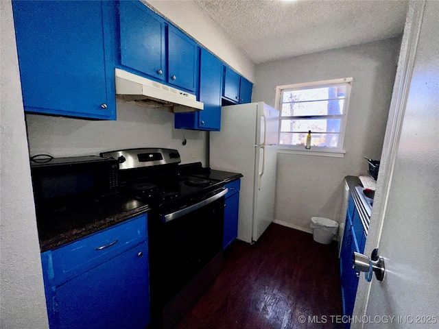 kitchen with freestanding refrigerator, blue cabinetry, a textured ceiling, under cabinet range hood, and range with electric stovetop