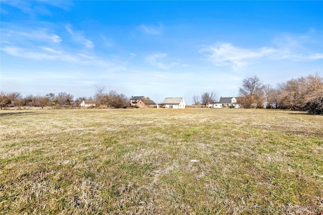 view of yard featuring a rural view