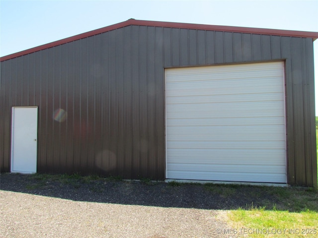 view of detached garage