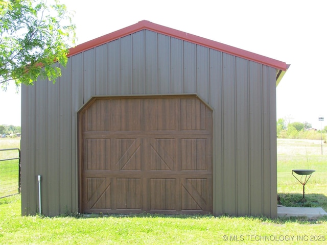 view of detached garage