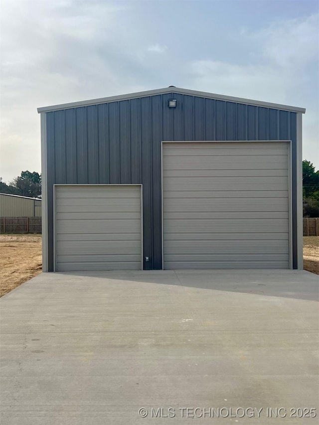 view of detached garage