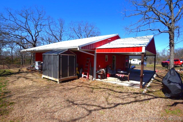 view of outbuilding with an outbuilding