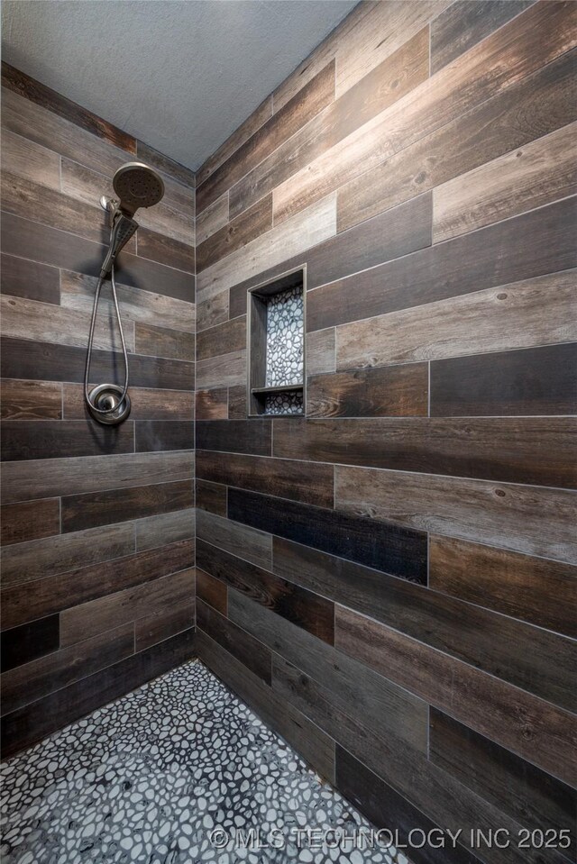 1522 Burney Cemetary, Calera, OK 74730 - bathroom with tiled shower