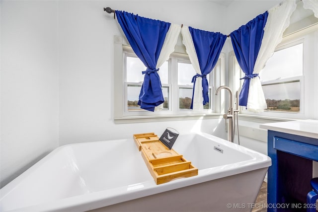 1522 Burney Cemetary, Calera, OK 74730 - room details featuring a soaking tub