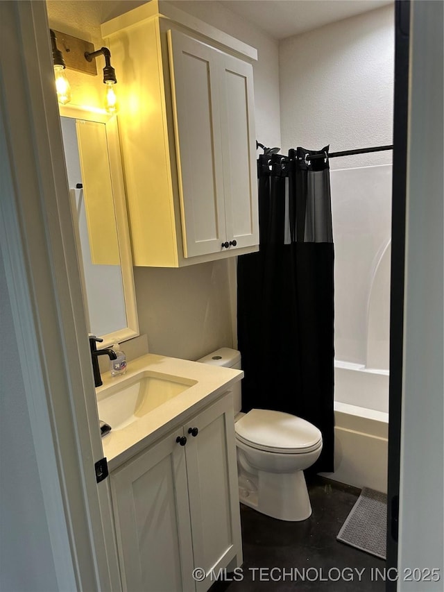 full bathroom featuring toilet, vanity, and shower / bath combo