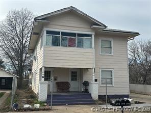 view of front of property with a porch