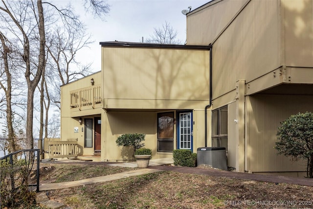 exterior space featuring a balcony