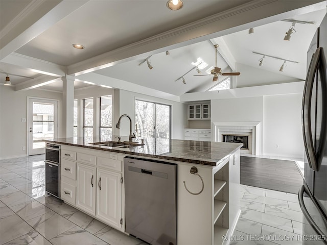 kitchen featuring a kitchen island with sink, a sink, marble finish floor, dishwasher, and open floor plan