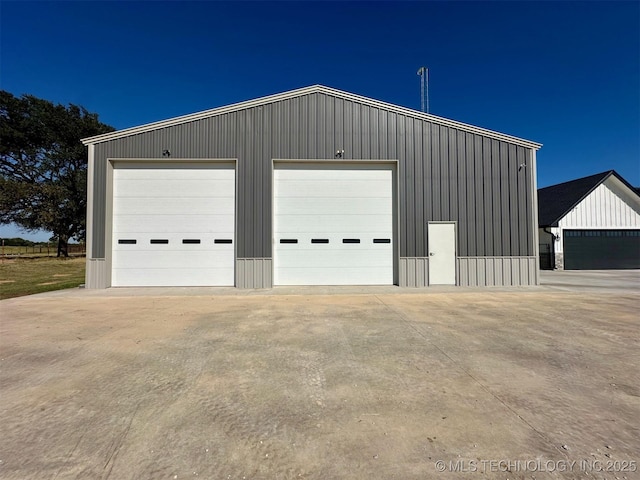 view of detached garage