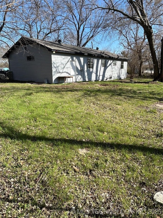 339 W 62nd St N, Tulsa, OK 74126 - exterior space with a lawn