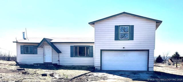 view of front facade featuring a garage