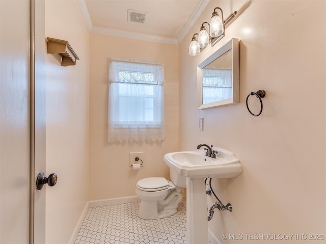 half bath featuring toilet, baseboards, visible vents, and ornamental molding