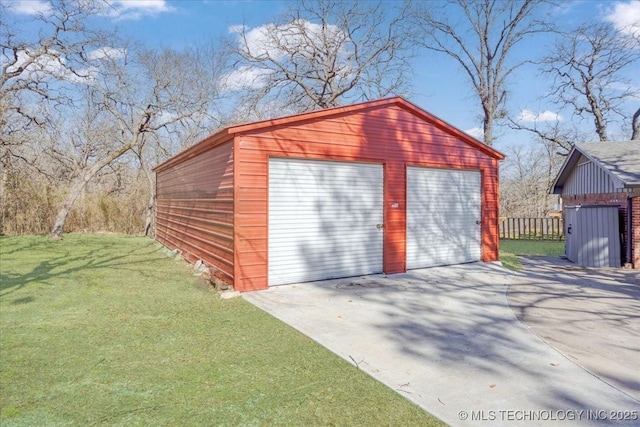 341 S Diamondhead Dr, Burneyville, OK 73430 - detached garage featuring fence