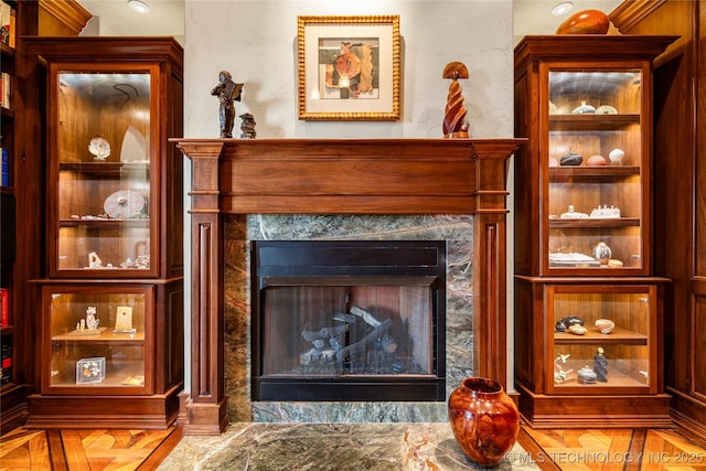 3217 E 61st Pl, Tulsa, OK 74136 - interior details featuring a high end fireplace