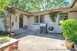 4331 S Norfolk Ave, Tulsa, OK 74105 - view of patio