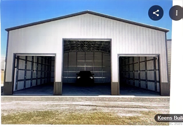 view of detached garage