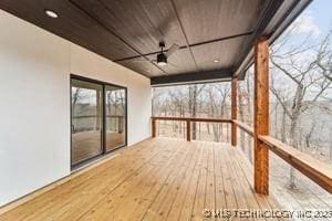 deck with ceiling fan