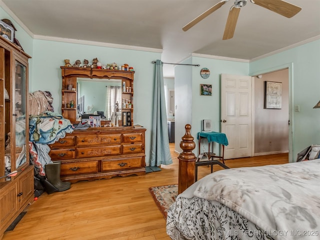 35575 W 87th Pl S, Mannford, OK 74044 - bedroom with light wood-style floors, ornamental molding, and a ceiling fan