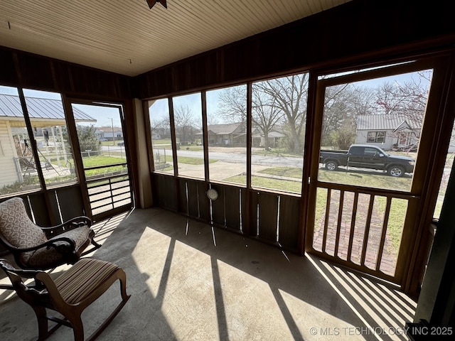 707 E 15th St, Okmulgee, OK 74447 - sunroom with a residential view