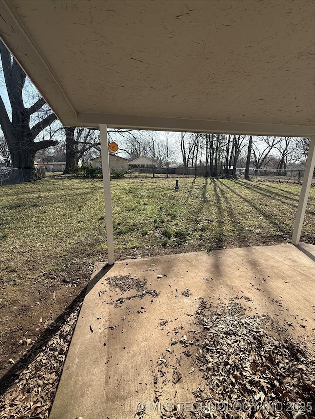 view of yard featuring a patio